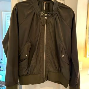 Free people Army Green Bomber Jacket Size Lrg
